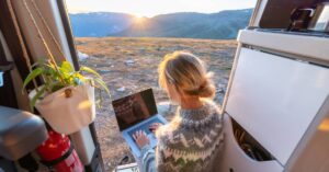 praca zdalna – jak zarzadzac swoim czasem i nie wypalic sie zawodowo glowne