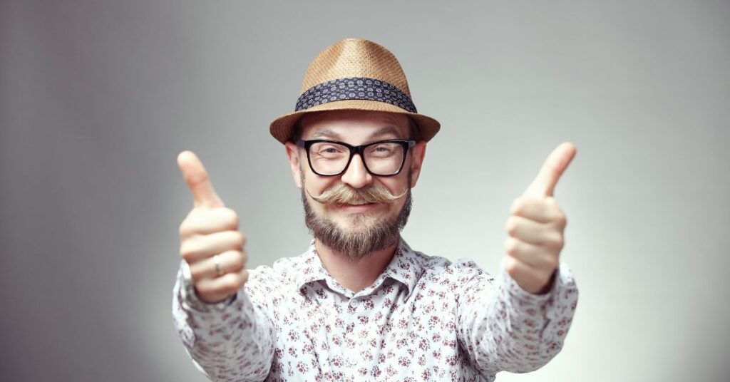 pokolenie x. kim są czym się wyróżniają analiza i charakterystyka pracowników i konsumentów mężczyzna w kapeluszu