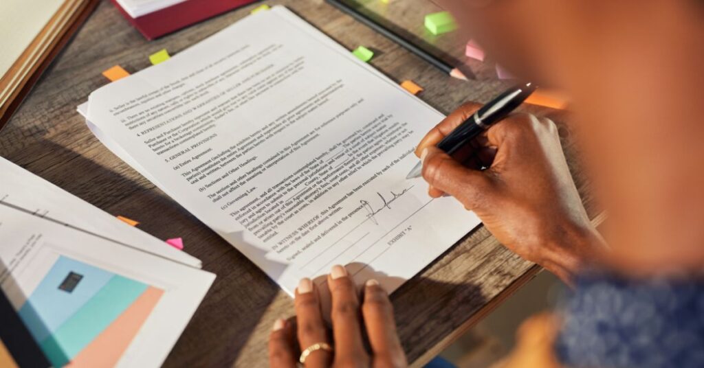 umowa o dzieło podstawowe informacje i czym się różni od innych rodzajów umów.